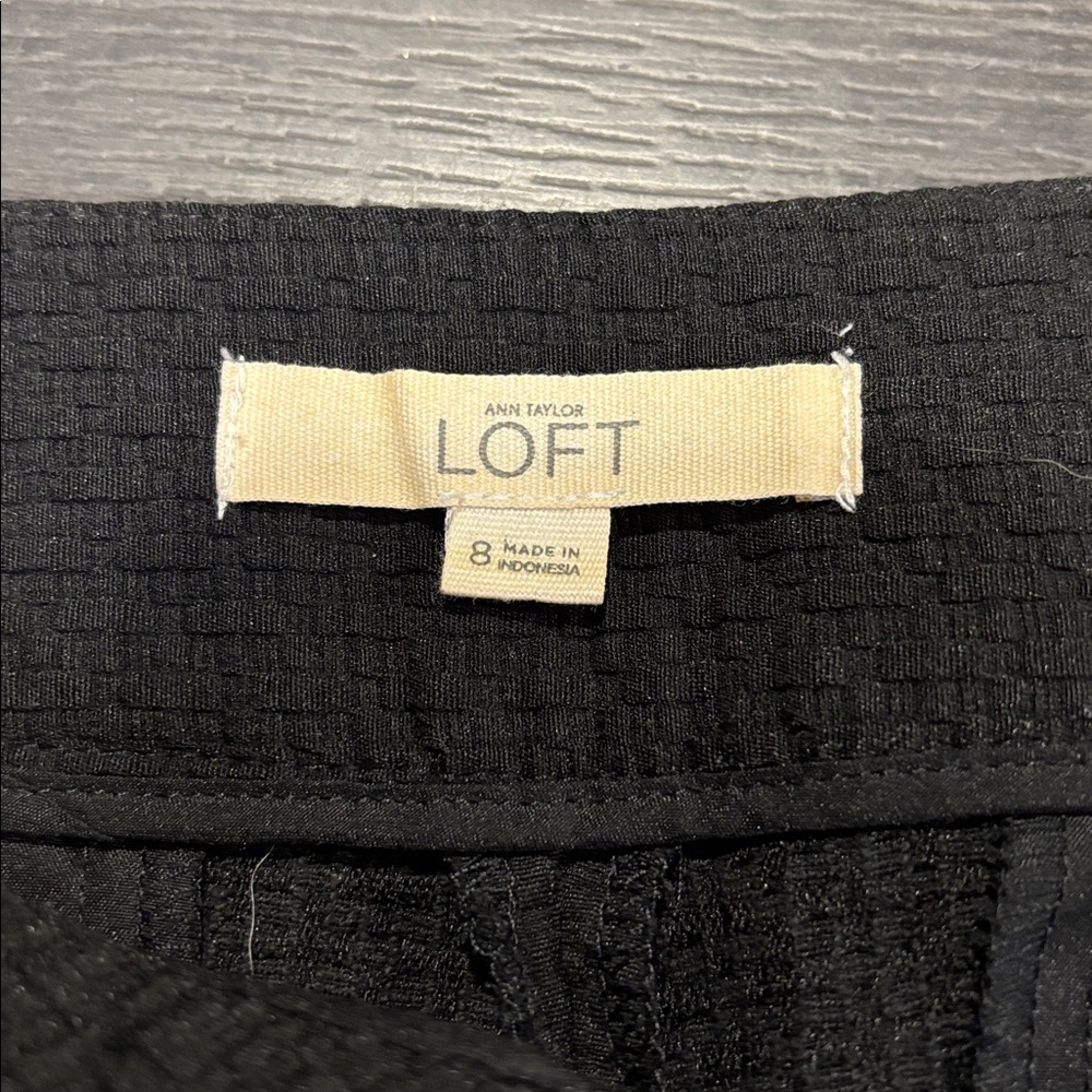 LOFT Women’s Black Textured Scalloped Hem The Riviera Short Size 8 - Picture 8 of 10